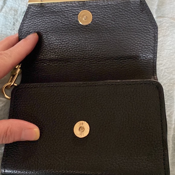 EUC VINCE CAMUTO WOMAN’S BUTTON WALLET WITH DETACHABLE STRAP - Picture 3 of 6